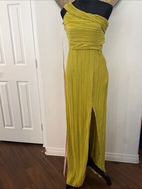 Lulu's One-Shoulder Pleated Maxi Dress in Chartreuse Green